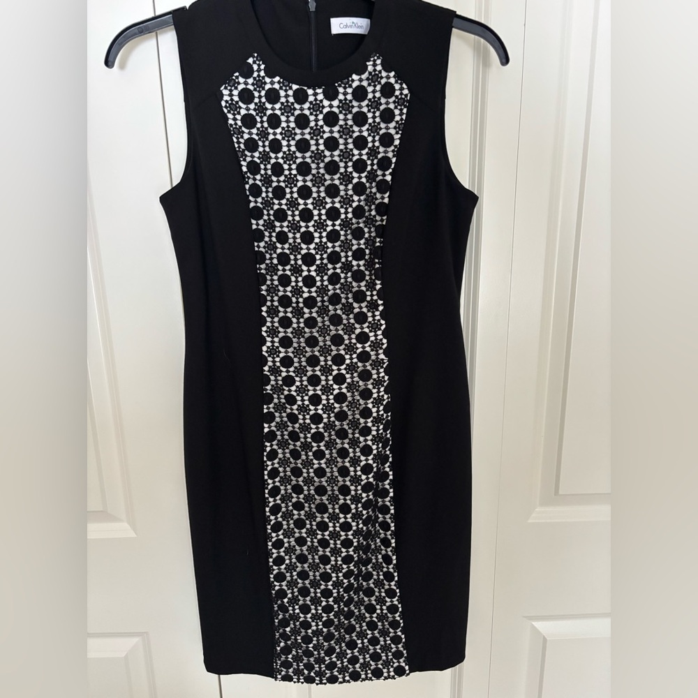 Calvin Klein Dress Sleeveless Sheath Black and White Lace Detail Size 6
